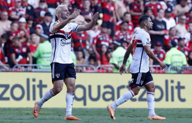 Calleri decide e São Paulo vence 1º jogo da final da Copa do Brasil